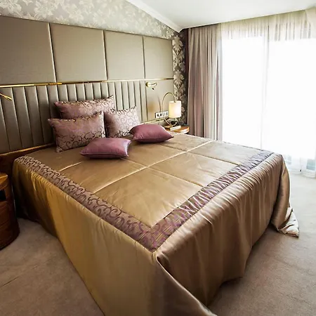 Ramada By Wyndham 4*