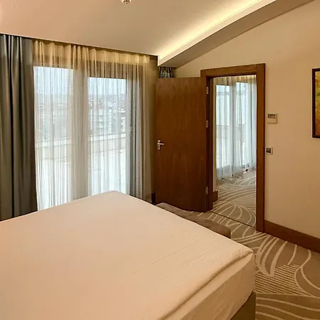 Ramada By Wyndham 4*