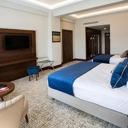 Ramada By Wyndham Yalova Hotel 4*