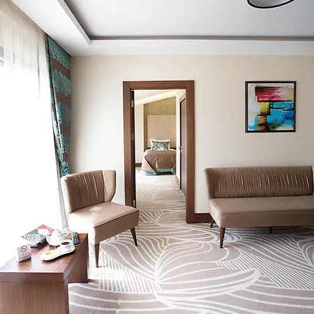 Ramada By Wyndham Hotel 4*