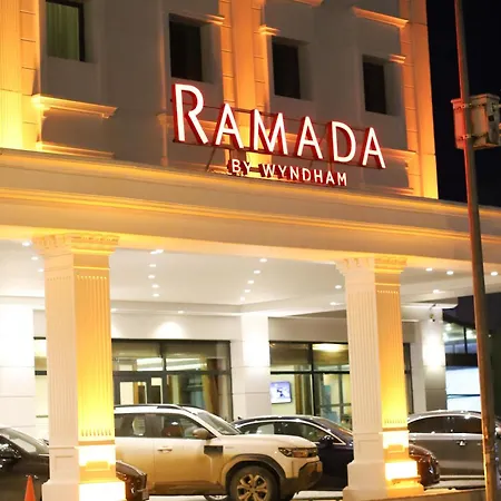 Ξενοδοχείο Ramada By Wyndham 4*