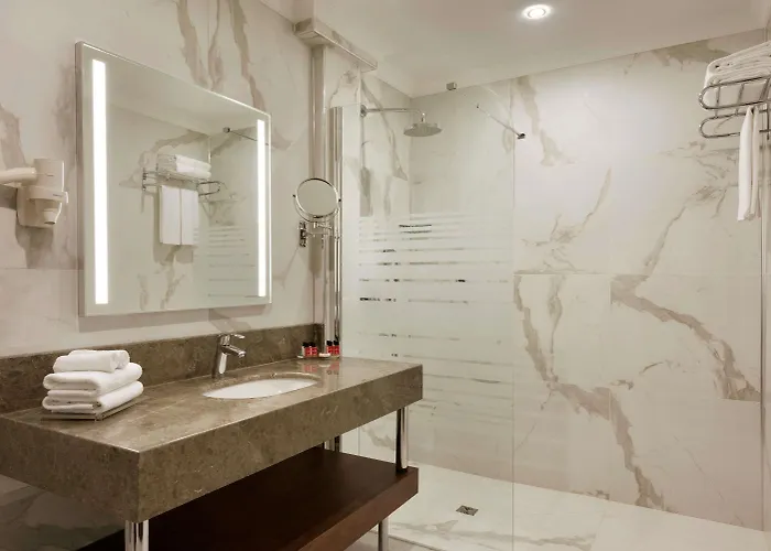 Ramada By Wyndham 4*